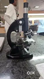Microscope