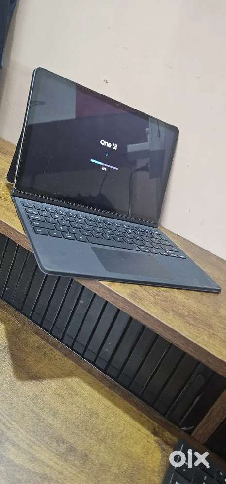 Tablet S9 FE 8 GB 128 GB wifi, along with Samsung original keyboard