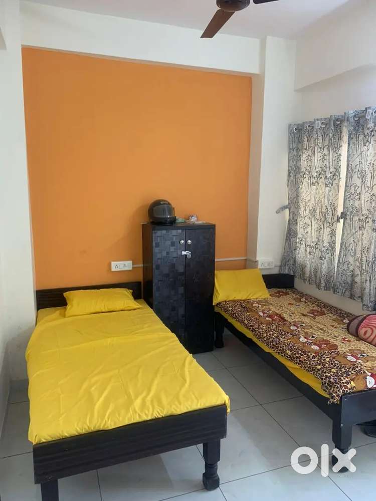New furnished pg for boy's n men available @£ sayajigung