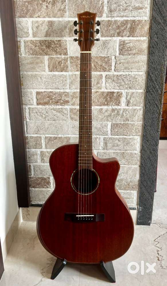 Solid Spruce Top Premium Electro Acoustic Guitar with Gigbag