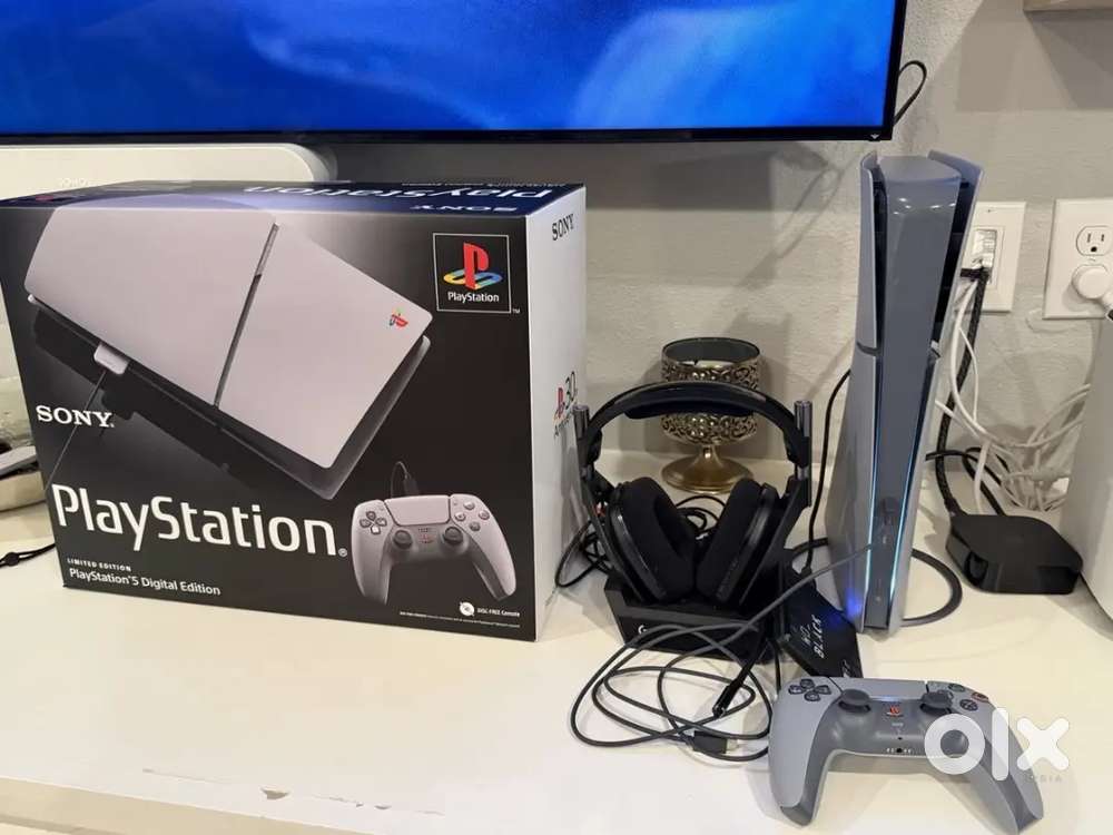 Sony PlayStation5 – 30th Anniversary Limited Edition Bundle