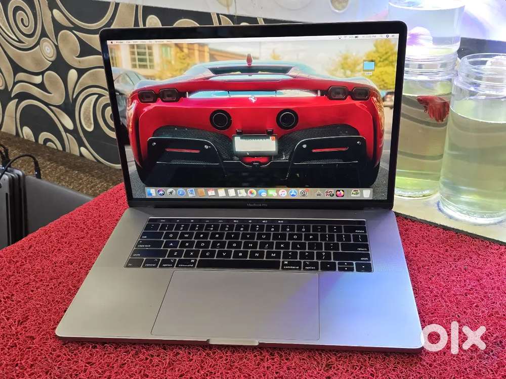 Apple Macbook Pro i7/16/256gb SSD 5.5gb Graphics 15inch Retina Display