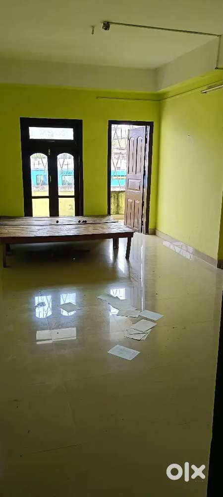 Fully independent 3bhk 1st floor flat at ulubari only Batchelor allowe