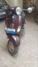 Vespa Scooter VXL 125