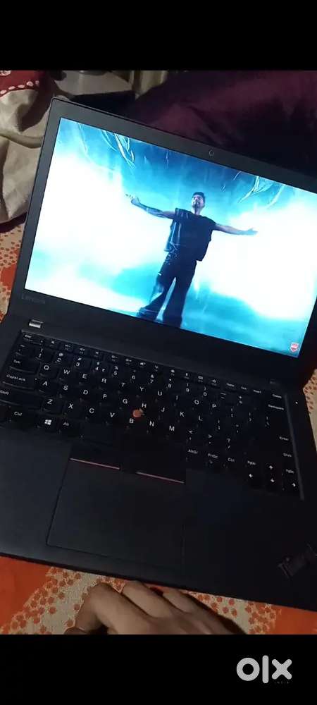 Lenovo thinkpad t470 i5 6th 8gb ram better life only 1h and 65 w charg
