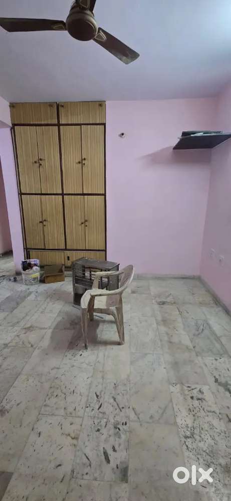 Singh Property Dealer 2 BHK Flat Rent In Apartment Ravindrapuri Colony