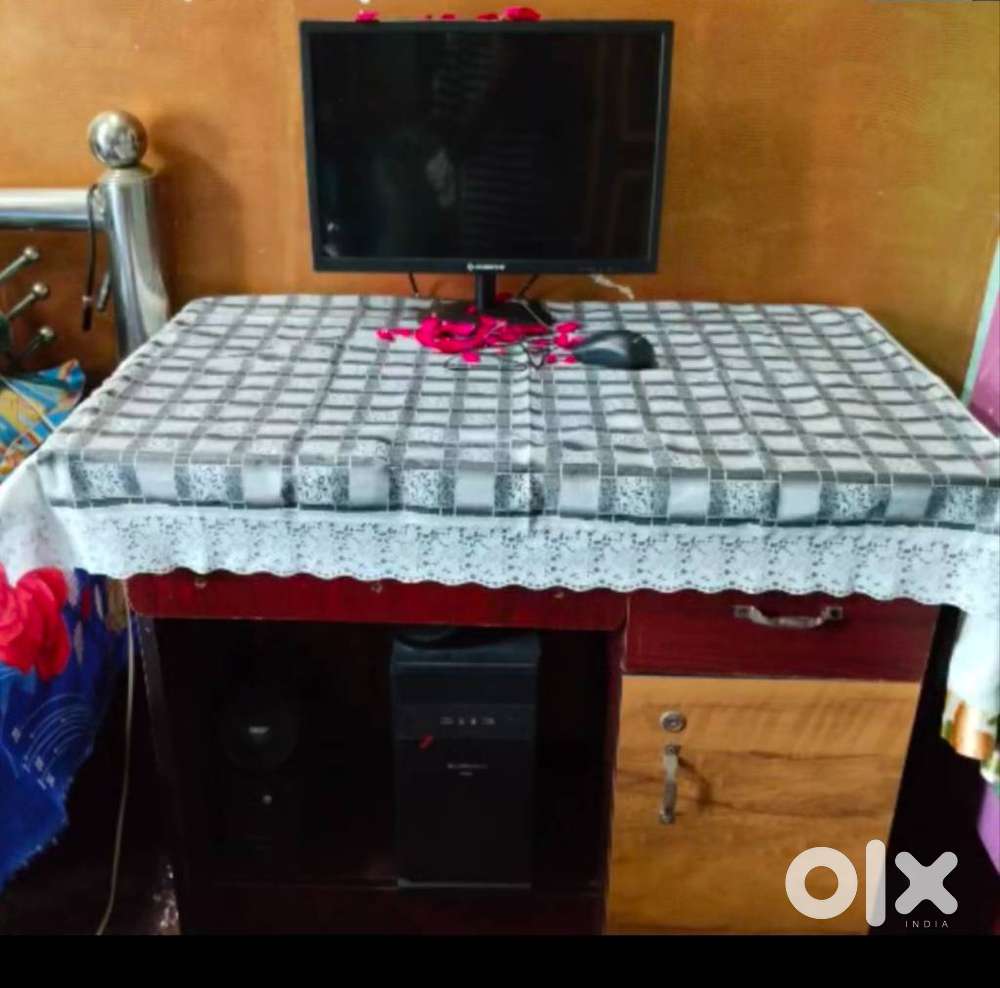 Computer Table