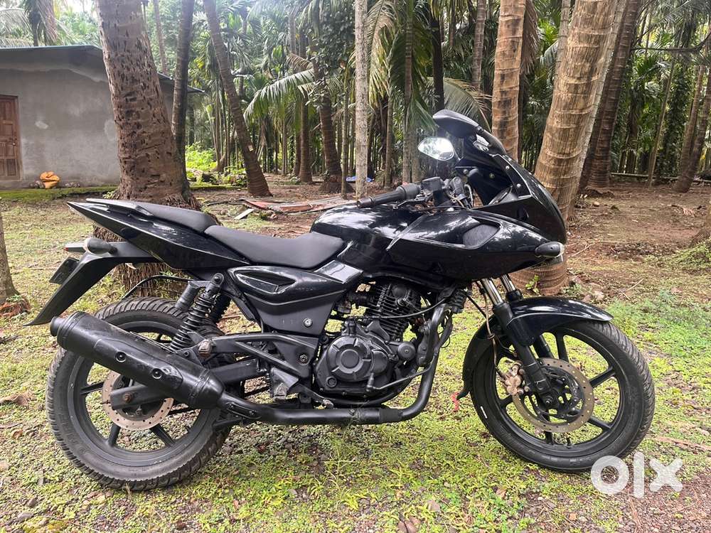 Jet black Pulsar 220
