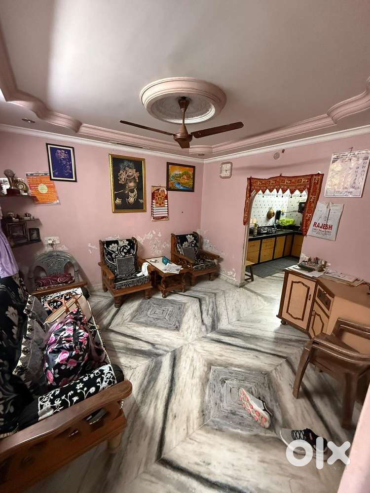 5 bedroom 1 hall kitchen 1 dinning room