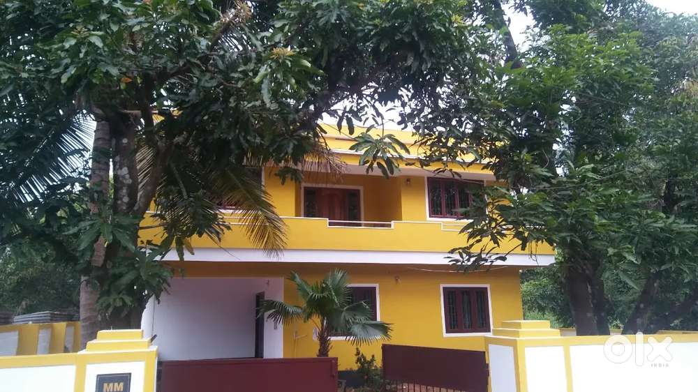 House for professioonals,artists and writers .