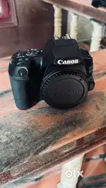 Canon EOS 200 D