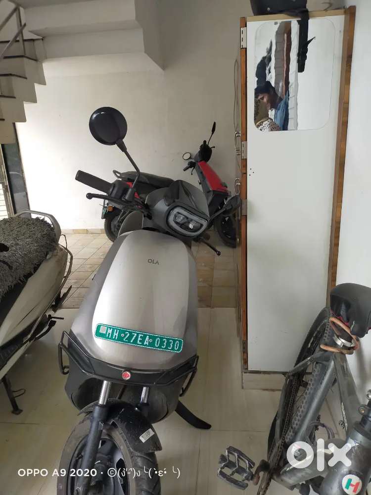 New showroom ola s1x colour silver and black