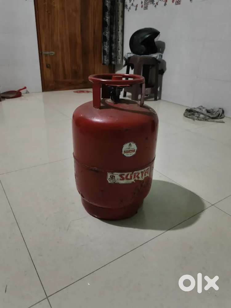 A 7liter Gas cylinder