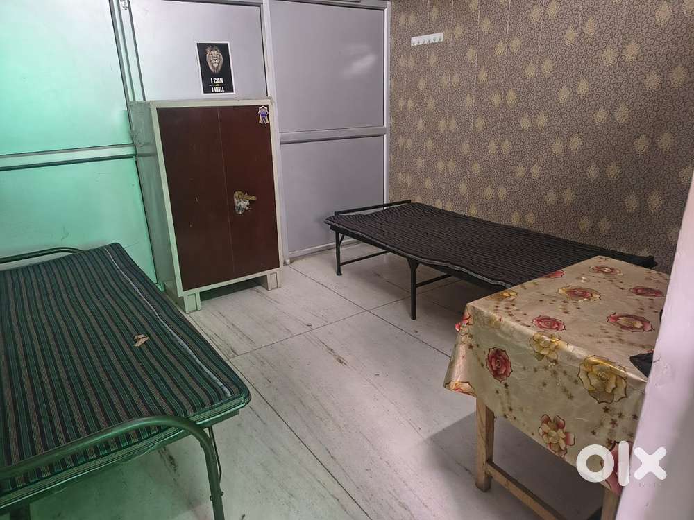 Boy’s Hostel near Kapoorthala Aliganj Mahanagar at affordable prices.