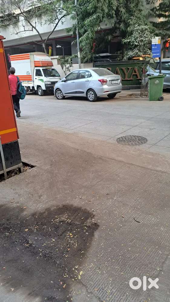 Commission and salary both available