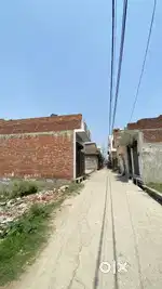 51 gaj hai Plot tak rcc ki 18 fit road hai light or pani ki su vidha