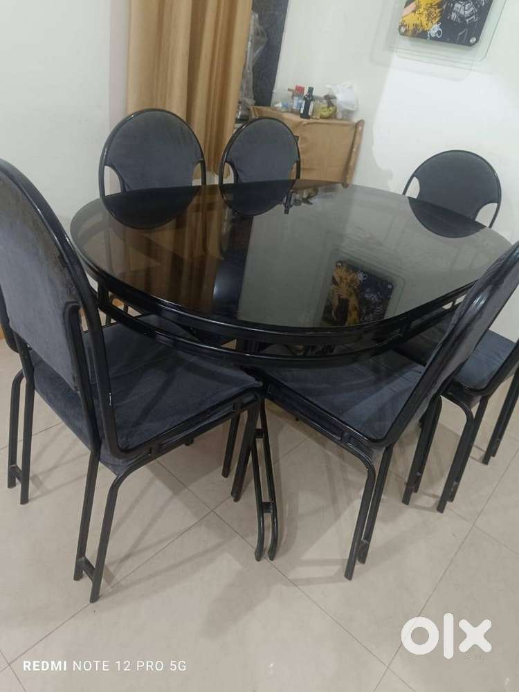 Spacious Dining Table for Sale!