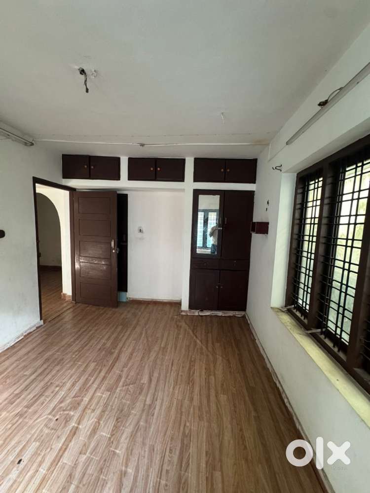 Commercial space for rent near cotton hill school