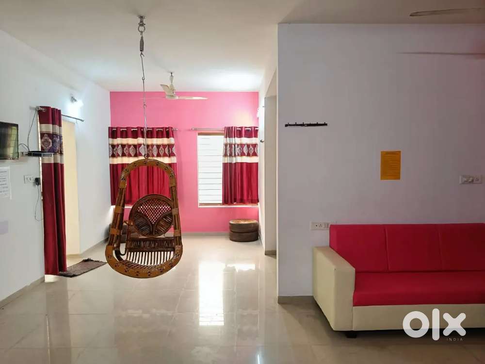 3 sharing atrech washroom premium pg for Boy's near by railway station