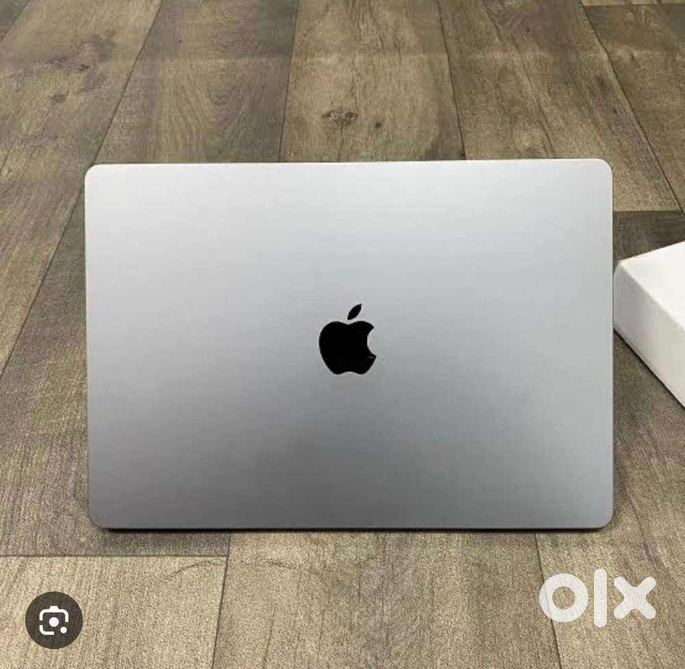 Mac book M2 16GB