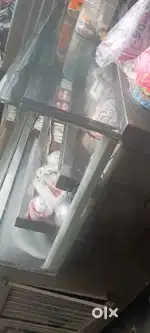 Bakery display counter
