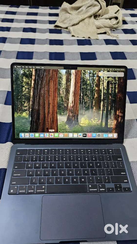 Apple macbook flawless condition