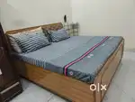 Double bed with box