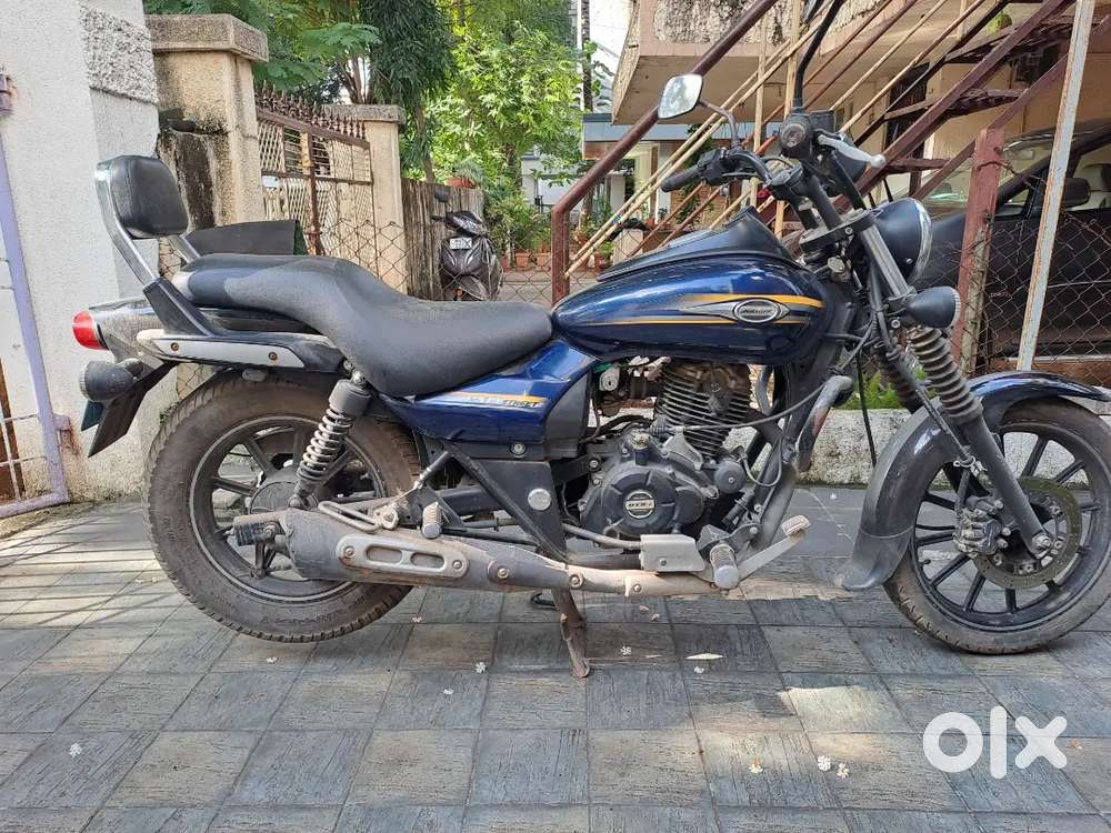 Bajaj Avenger 150 Street