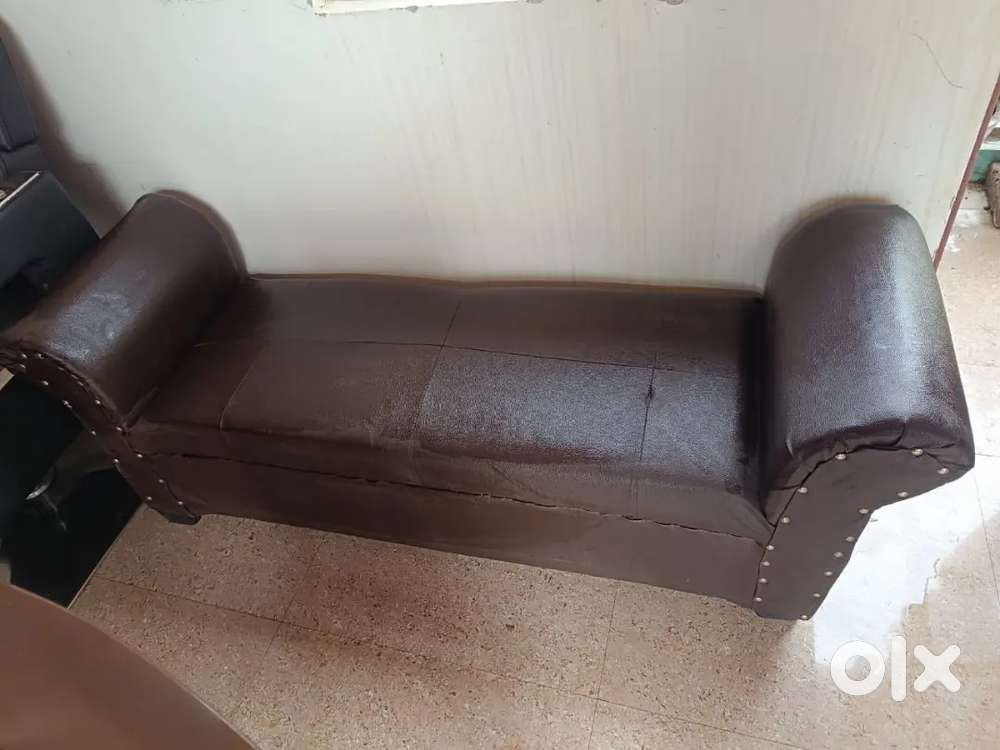 Beuty Polor ka Furniture Urgent sale
