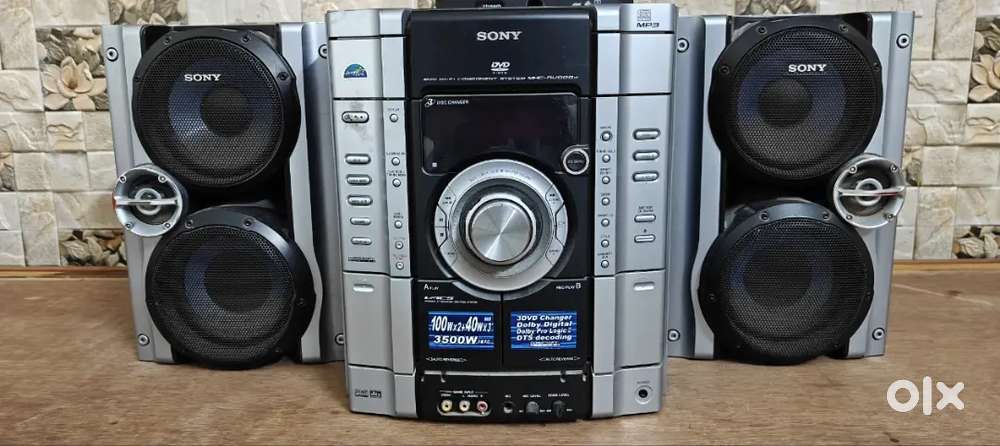 Sony 3 DVD with 2 cassette player 3500W