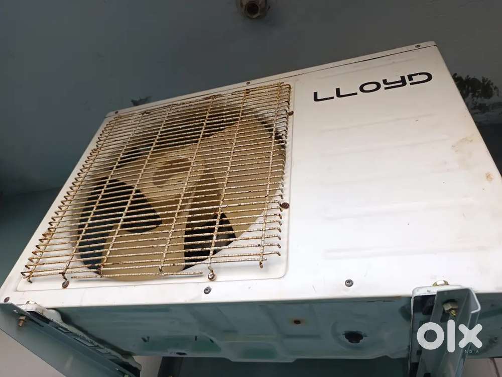Lloyd non inverter indoor outdoor both