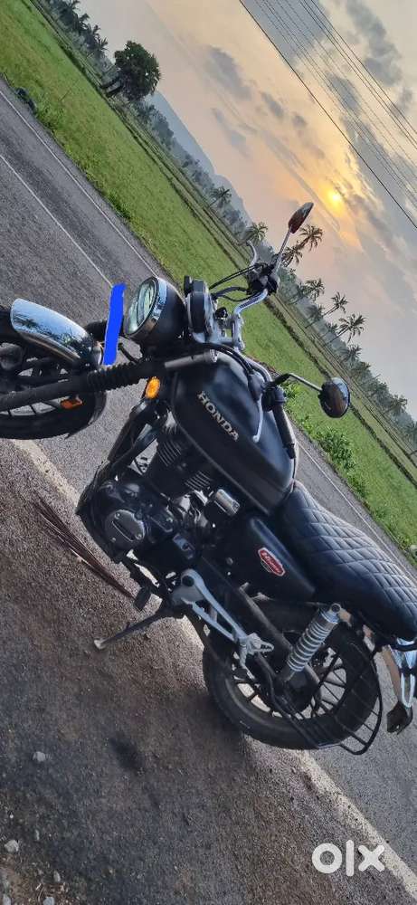 HONDA CB 350  Highness with complete showroom track