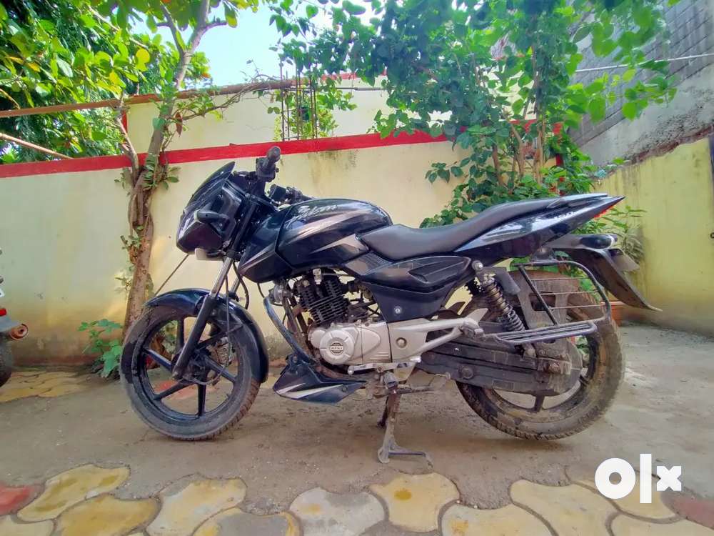 Pulsar 150 black colour with disc break (i want to sell the bike)