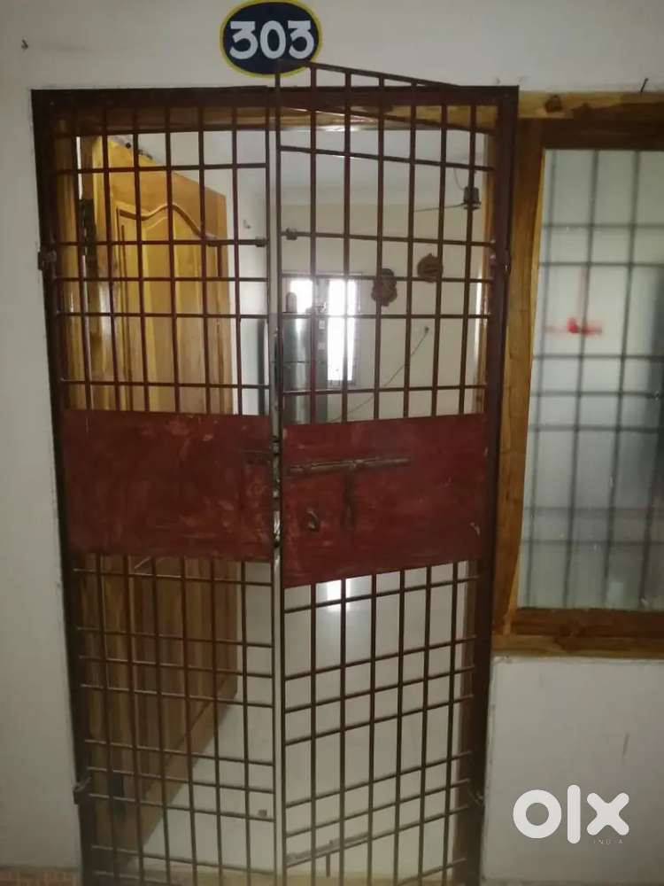 2 bed room flat near by chaitanya schol near ring road at peaceful loc