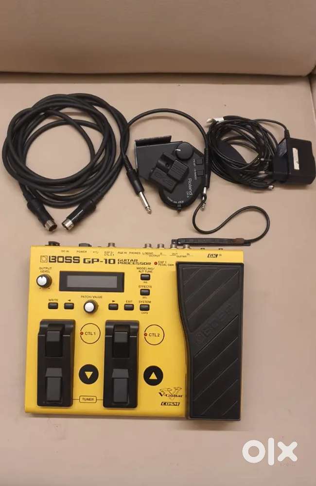 BOSS GP10 Guitar synthesizer