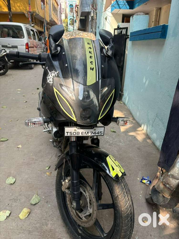 Pulsar 220f Neat condition new tryes and new battery new clutch kit