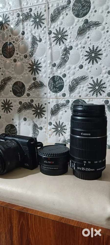 Canon EOS M200 Mirrorless Camera + 2 Lenses  (Urgent Sell)