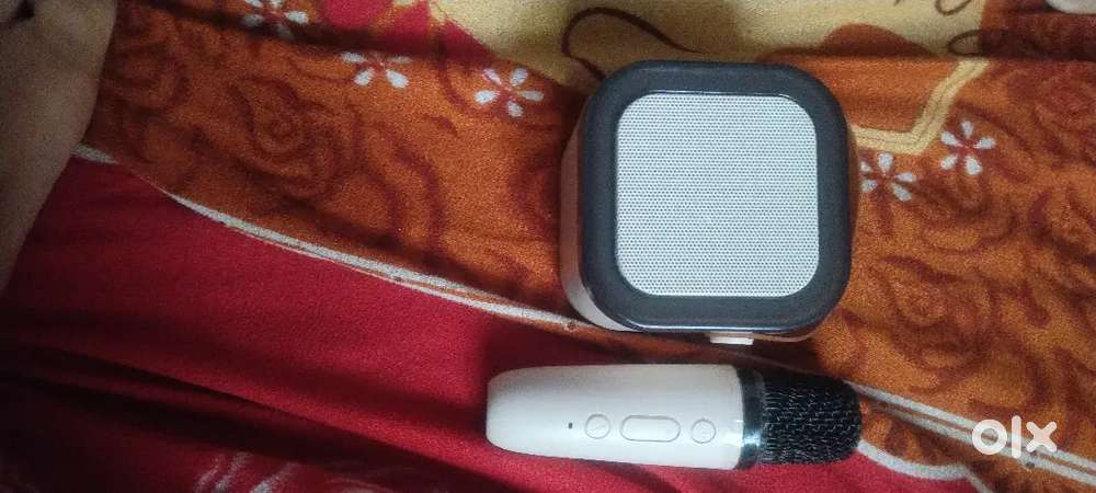 Yeh ek speaker wala Mike hai jise mujhe bechna hai