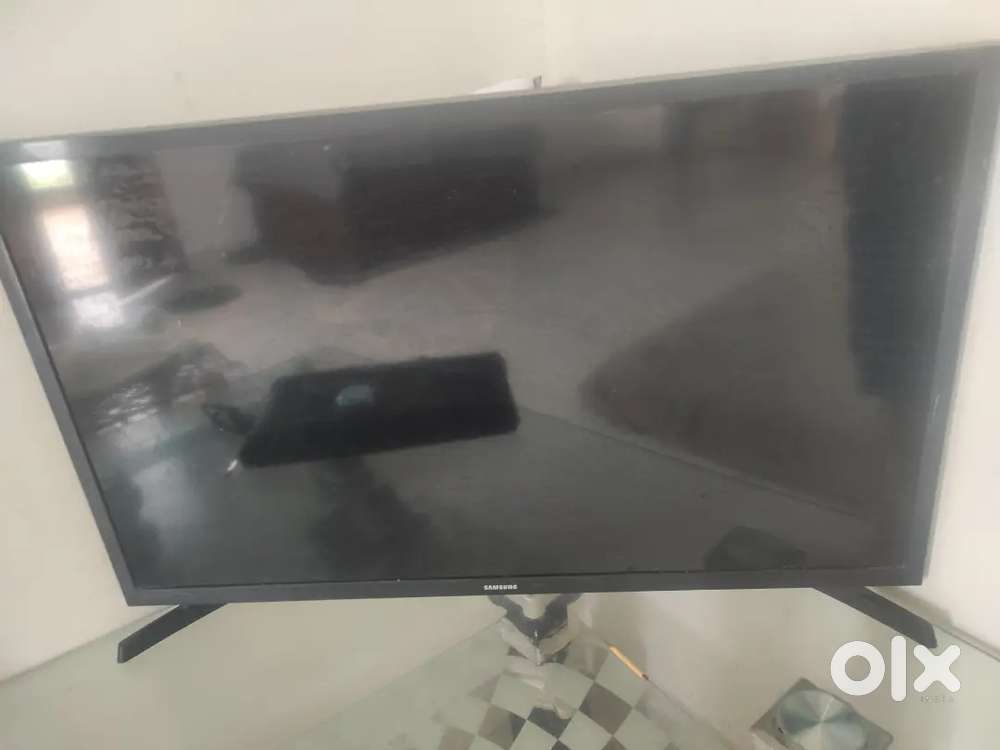 Samsung 32 hd tv Diwali offer Display broken needs to replace