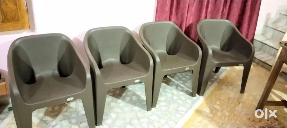 Nilkamal Chair (Set of 4)