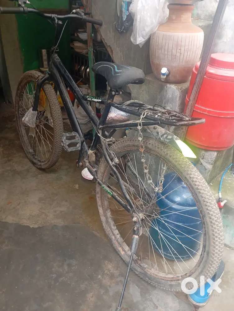 Cycle is new condition in running and 2999rs only