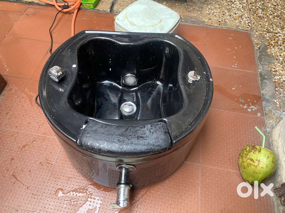 Pedicure machine underground piping