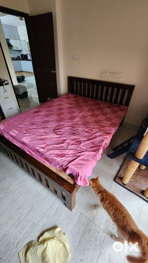 Queen Size sheesham Bed – Like New, Barely Used, Excellent Condition