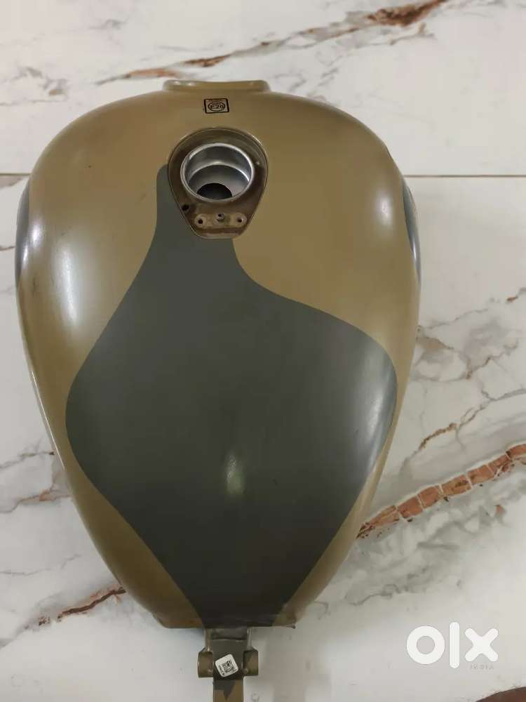 2024 royal enfield classic 350 fuel tank