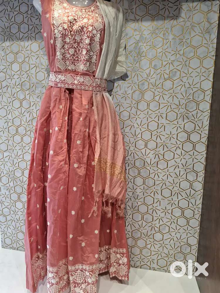 One shot deal Free size dress for sale 300/-  1100/-pices  no bargain