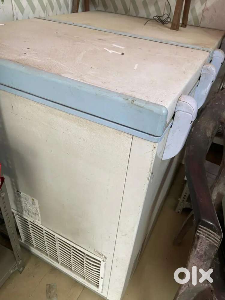 Double door deep frezzer