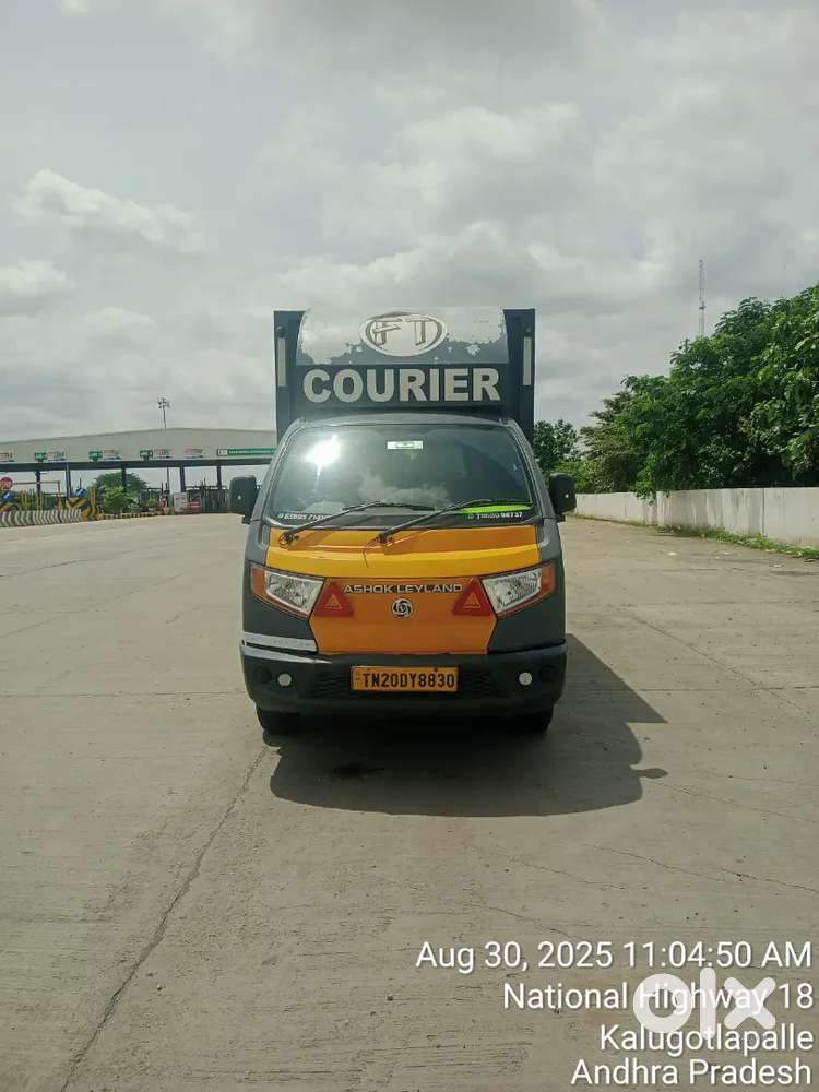 Orginal licence wanted Badge Compalsary Licence handover to me