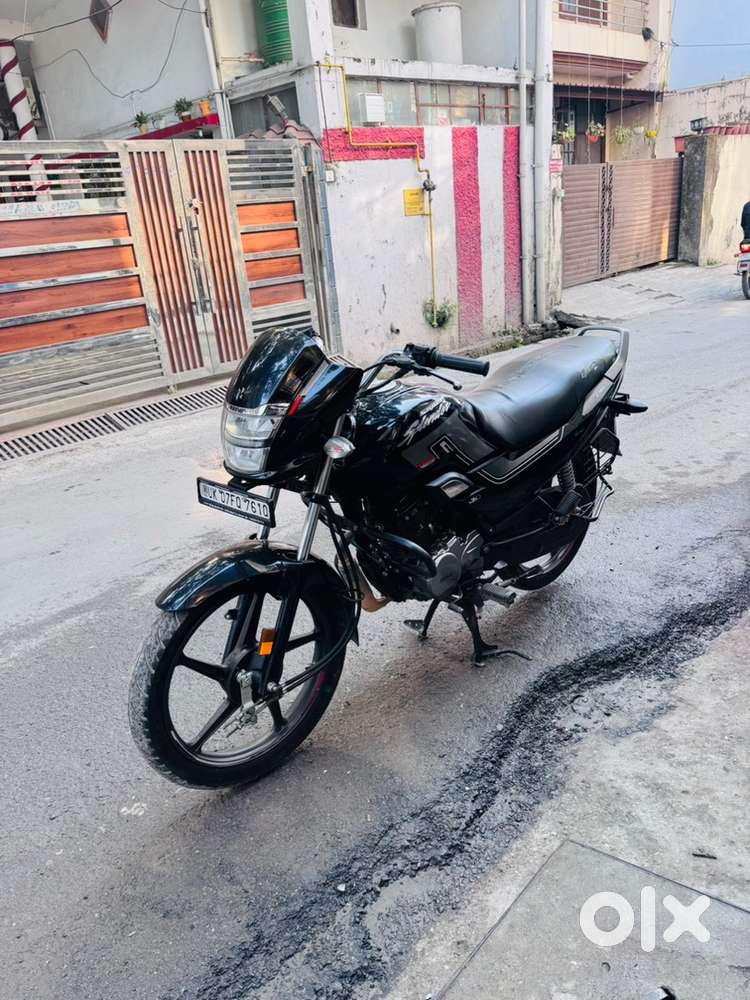 Hero Super Splendor 2023 Model km 29000 First Owner 90% loan facility
