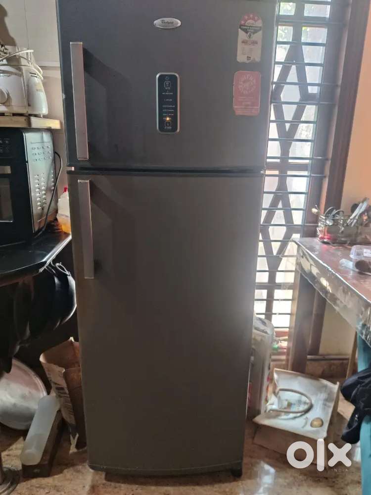 Whirlpool fridge 250 ltr