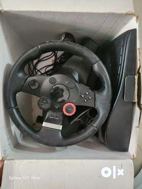 It's  a steering wheel that connect with pc and plantations  to play games
